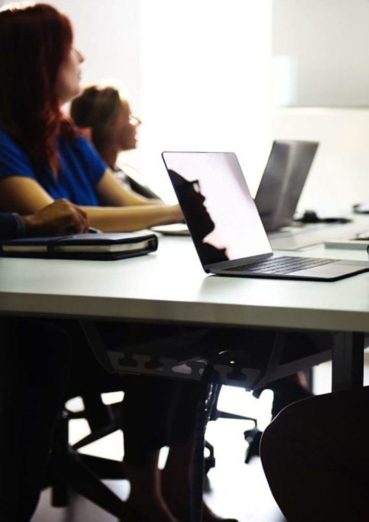 Aprendizaje digital y desarrollo corporativo en el sector consultoras