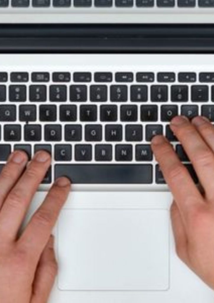 Atención al cliente a través de medios interactivos o digitales