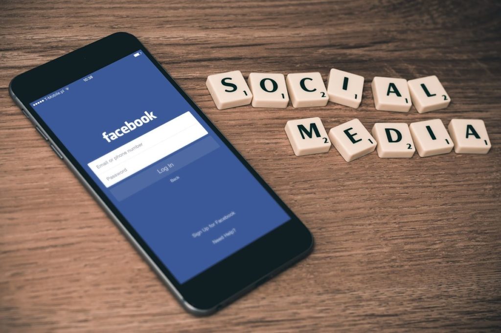 Internet, redes sociales y dispositivos digitales
