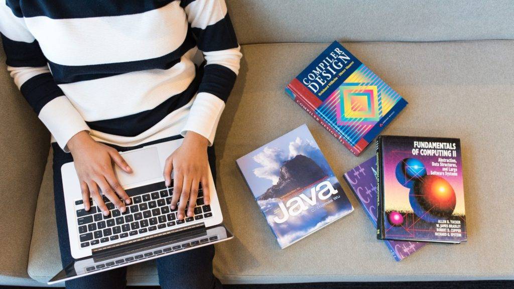 Desarrollo de aplicaciones web con PHP y MySQL