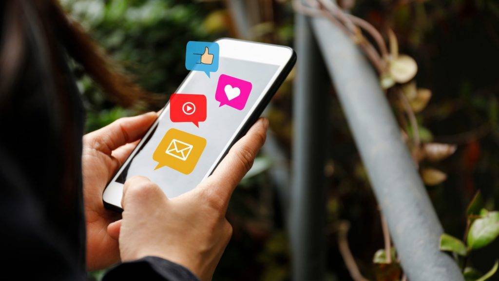 Estrategias en redes sociales y community manager