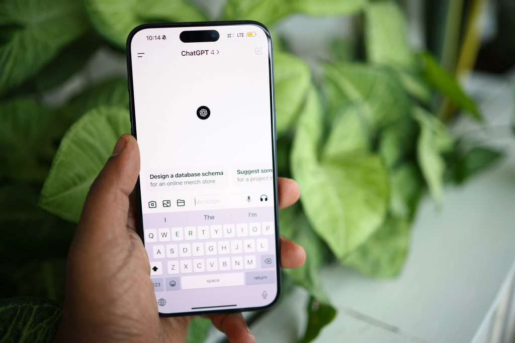 Revolución artificial: uso y aplicaciones de chatgpt en el entorno digital